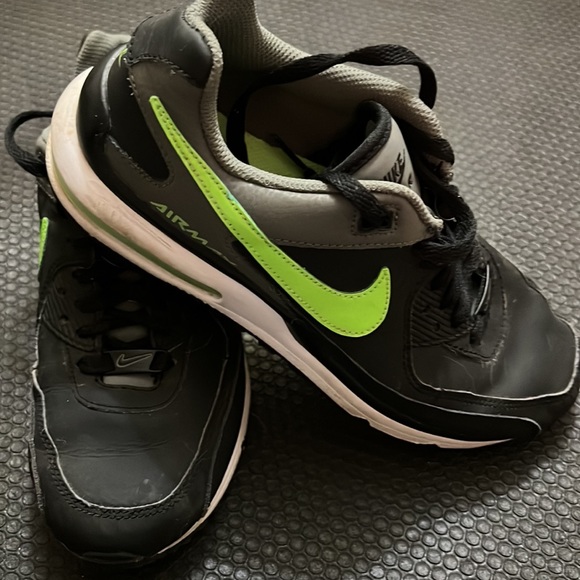 Nike Air Max 6.5Y - Picture 2 of 4